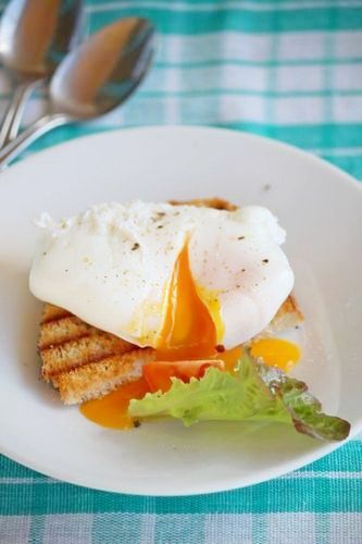 Как приготовить яйца пашот | Простые рецепты на каждый день