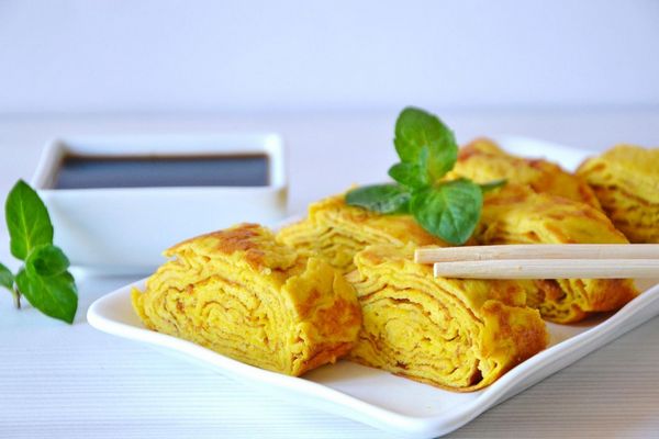 Как приготовить японский омлет тамаго-яки в домашних условиях | Простые рецепты на каждый день